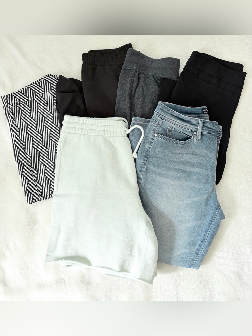 👗 BUNDLE of 6 Shorts & Pants Size M